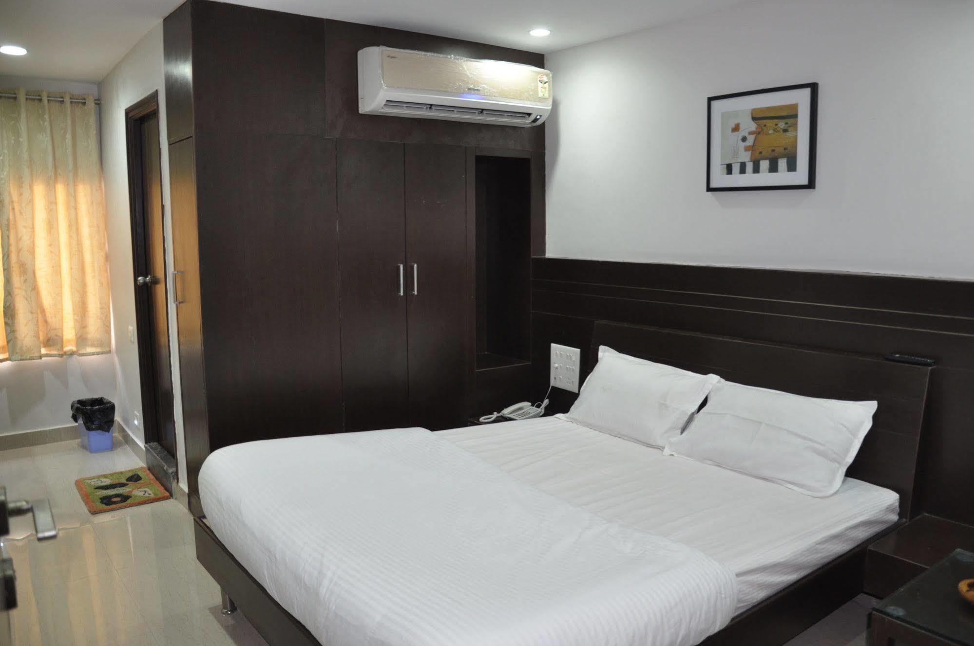 โฮเต็ล อิมพีเรียล คลาสสิค Hotel ไฮเดอราบัด ภายนอก รูปภาพ